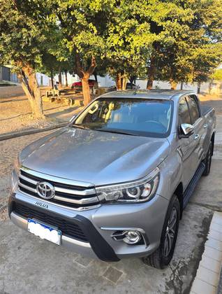 TOYOTA HILUX 2.8 SRX 4X4 CD 16V DIESEL 4P AUTOMÁTICO TOYOTA HILUX 2.8 SRX 4X4 CD 16V DIESEL 4P AUTOMÁTICO